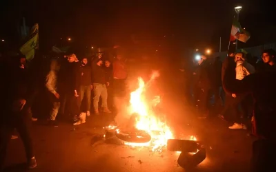 Lübnan’da İran Uçağına İzin Verilmemesi Protesto Edildi