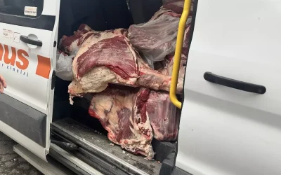 Marketten Alınan Etleri Müşteri Servisine Taşıdılar