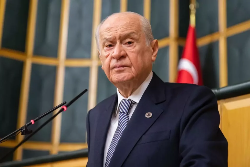mhp lideri bahceli nin hastaneye kaldirildigi 18341143 613 amp.jpg