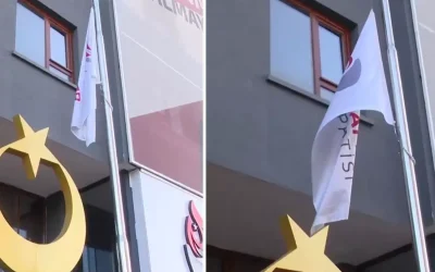 Zafer Partisi, Öcalan’ın çağrısına bayrağı yarıya indirerek tepki verdi