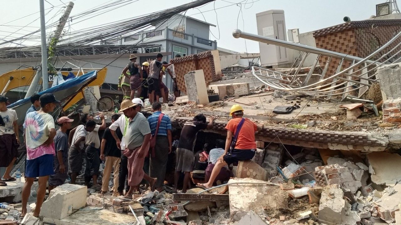 Myanmar'da deprem felaketi 694 ölü, 1670 yaralı