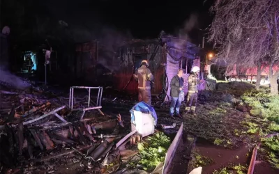 Bursa’daki ahşap evlerin bulunduğu mahallede yangın çıktı, 18 ev hasar gördü