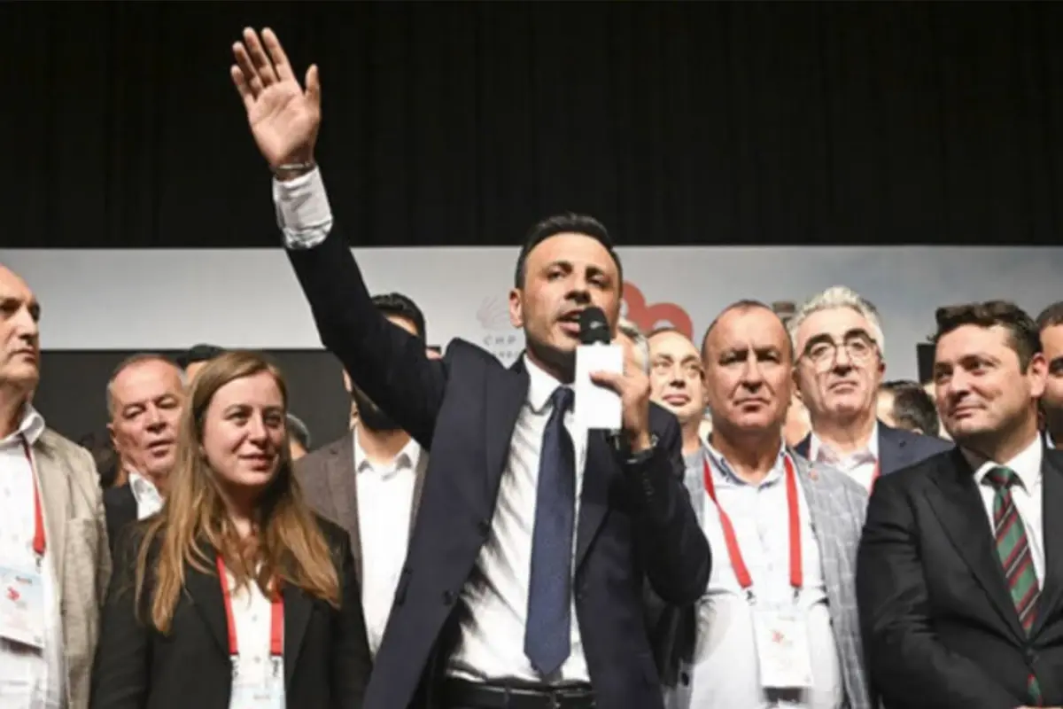 chp-istanbul-il-baskani-ozgur-celik-hakkinda-18423866_8190_amp.jpg