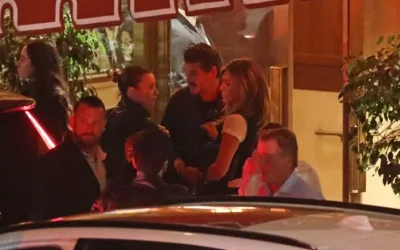Jennifer Aniston, tanınmış oyuncuyla restoranda yakalandı
