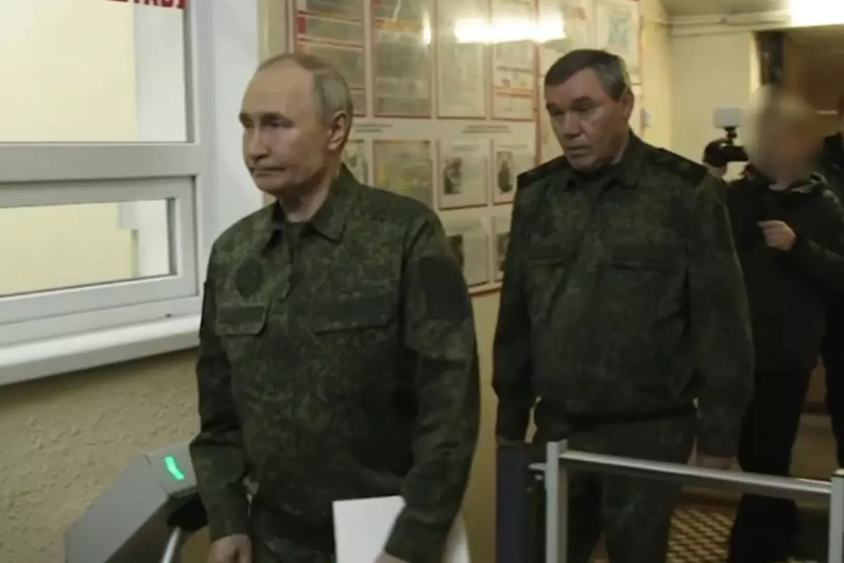 putin-den-mesajlarla-dolu-fotograf-18445432_1227_amp.jpg