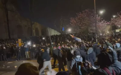 Saraçhane’deki protestocular İBB binasına saldırdı