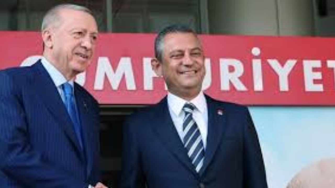 Erdoğan, Özgür Özel'e 500 bin liralık tazminat davası açtı