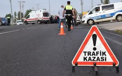 Bitlis’te minibüs ile otomobil kaza yaptı