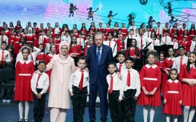 Erdoğan, Çocuk Korosu konserini dinledi! Öne çıkan hediye…
