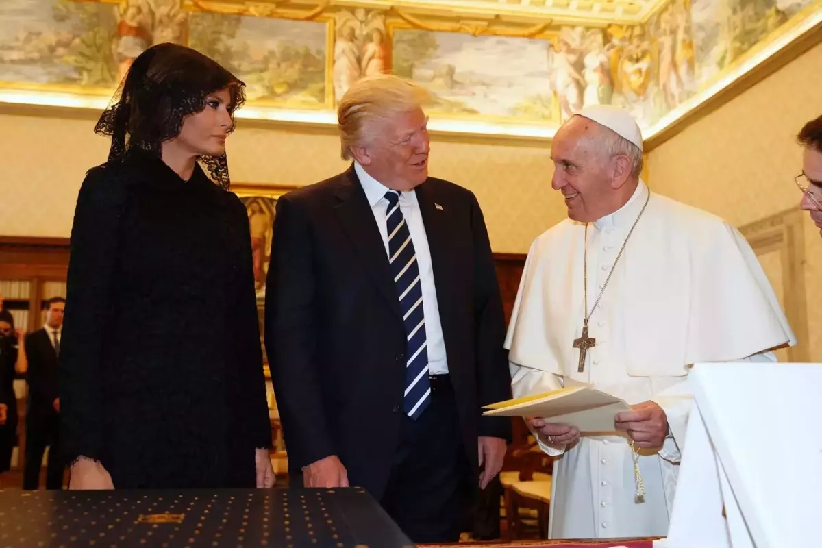 donald-trump-bu-kez-de-papa-francis-in-yerine-goz-18569391_9502_amp.jpg