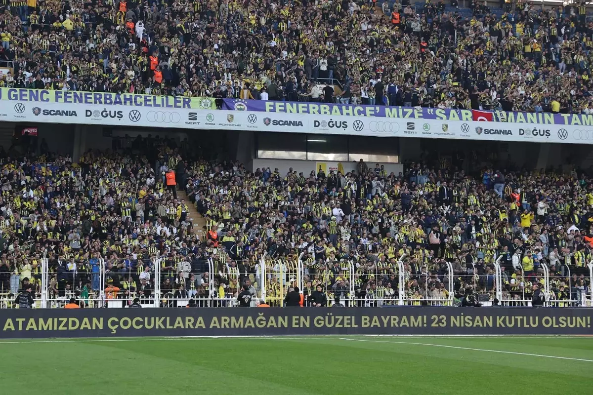 fenerbahce-nin-ilk-11-inin-4-yasindaki-minik-18530820_8290_amp.jpg
