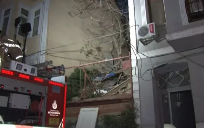 İstanbul’da 2 Katlı Bina Çöktü: Kurtarma Çalışmaları Başladı!