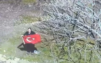 Türk Bayrağı Açıp Polis Helikopterine Selam Verme Olayı