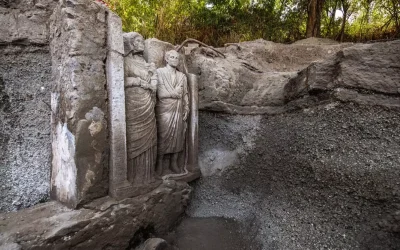 Pompei’de Kazılarda İki Gerçek Boyutlu Heykel Keşfedildi