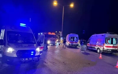 Sakarya’da otomobiller çarpıştı, 7 kişi yaralandı