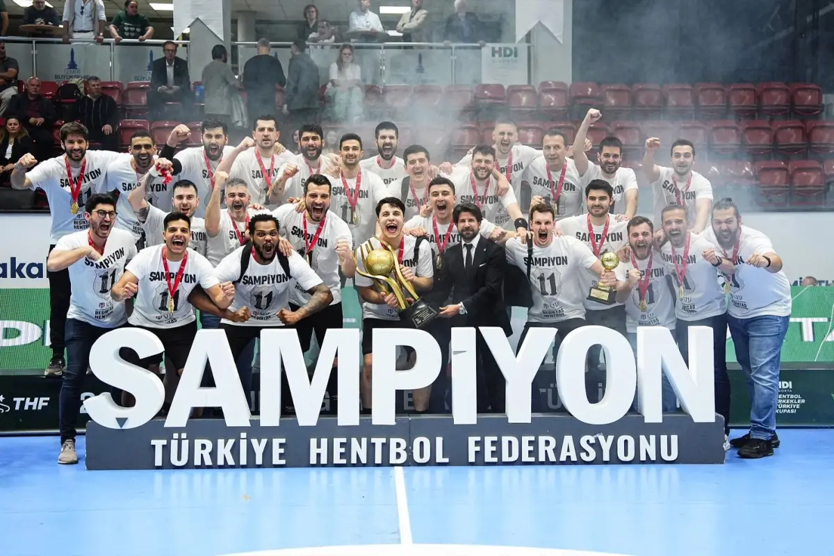 besiktas-henbol-turkiye-kupasi-ni-11-kez-mutlu-18585848_5721_amp.jpg