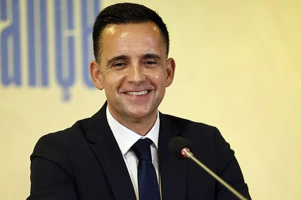 fenerbahce-de-dzeko-ve-tadic-in-ardindan-bir-18692503_4435_amp.jpg