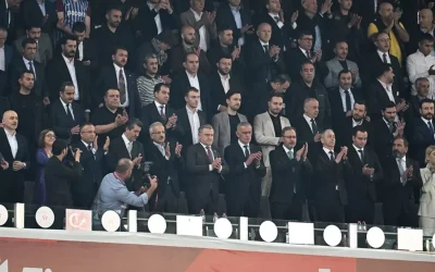 Galatasaray taraftarından Hacıosmanoğlu’na sert tepki: Elini sıkmadı!