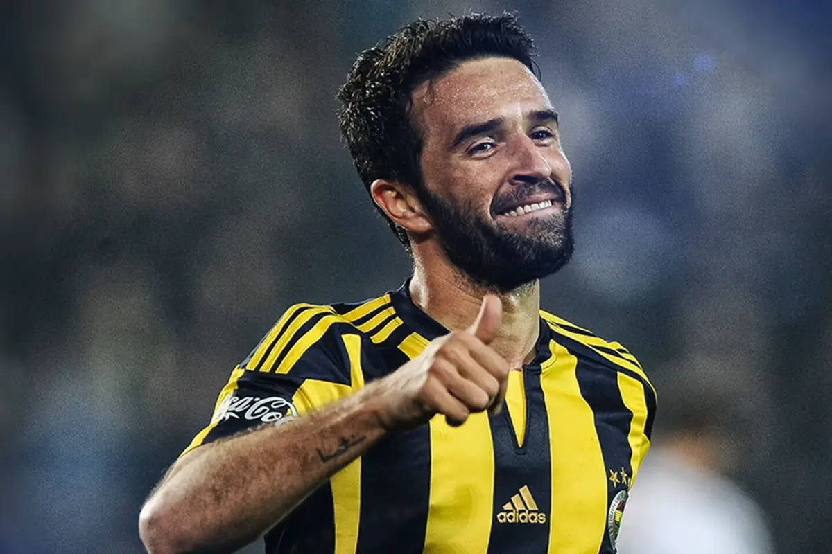 gokhan-gonul-fenerbahce-ye-geri-donuyor-18695702_7100_amp.jpg