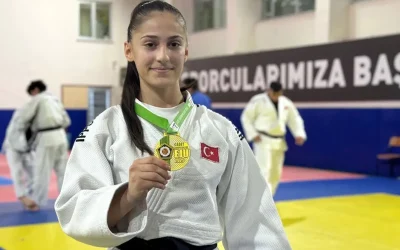 Fatma Zehra, İsrailli rakibini yenerek kazandığı madalyayı Filistin’e adadı