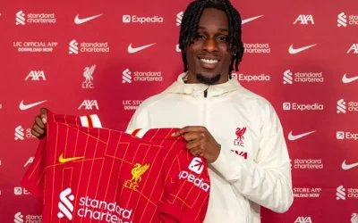 Liverpool, Arnold’un ayrılmasının ardından yeni sağ beğini duyurdu.