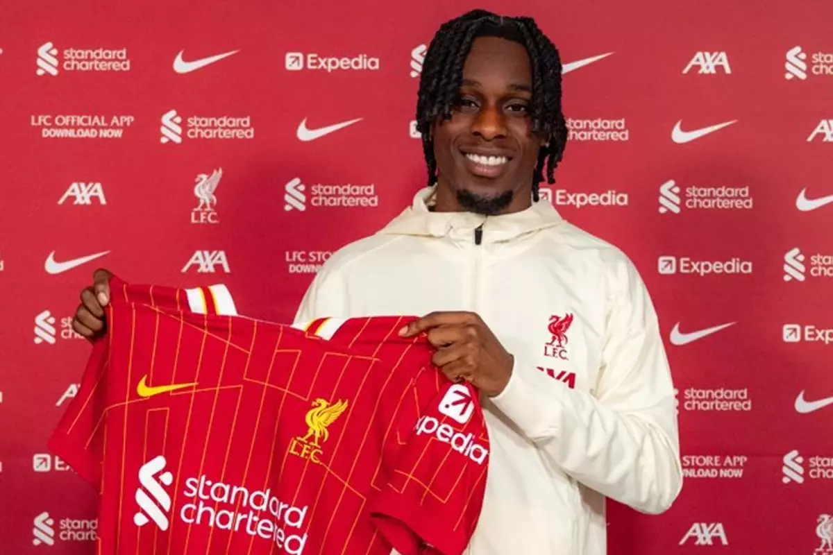 liverpool-arnold-gider-gitmez-yeni-sag-bekini-18692149_1962_amp.jpg