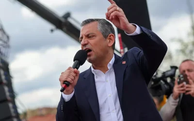 CHP lideri Özel, ikisini birlikte yuhalayın anasını!