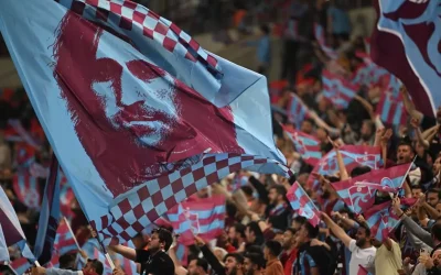 Tribünlerden Yönetim İstifaya Çağrı Var