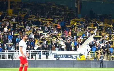 Bucaspor taraftarları kulüp borcunu ödemek için sokaklara çıkıyor