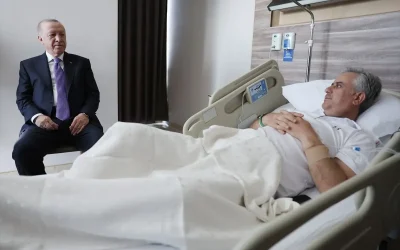 Cumhurbaşkanı Erdoğan, hastanede kaza geçiren Hasan Basri Yalçın’ı ziyaret etti.