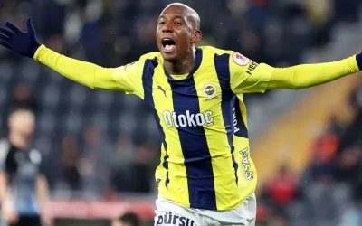 Fenerbahçe’de Taraftar Beklerken Yıldız Oyuncu Ayrılıyor