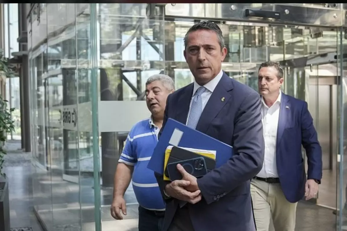 fenerbahce-den-imza-sureci-ile-ilgili-aciklama-18766946_4019_amp.jpg