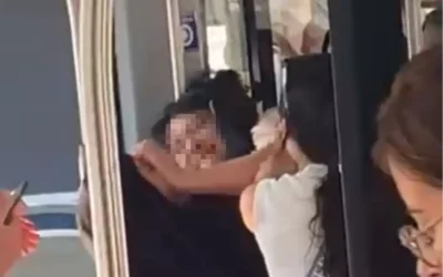 Otobüste tesettürlü kadına yönelik saldırı: Tartışma çıktı
