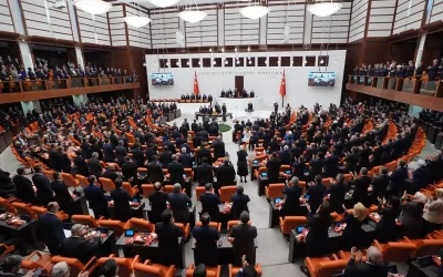 Meclis’te 100’den fazla kişi hastaneye kaldırıldı