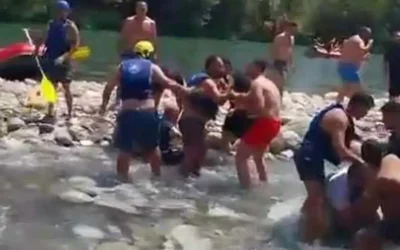 Rafting merkezinde can yeleği kavgası: Tekme, yumruk ve kürekler!