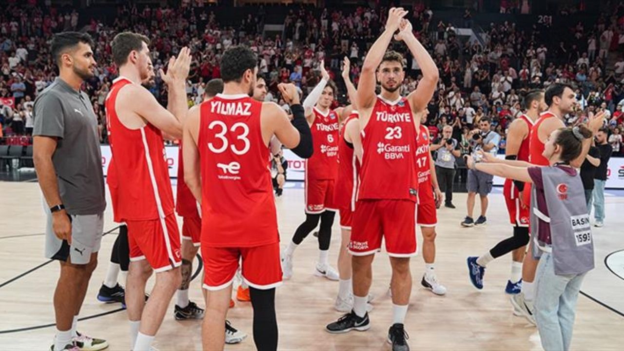 Sırbistan, EuroBasket 2025'te Estonya'yı Kolayca Geçti (1)