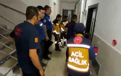 Aksaray’da intihar teşebbüsü: Kadın evin kapısında mahsur kaldı