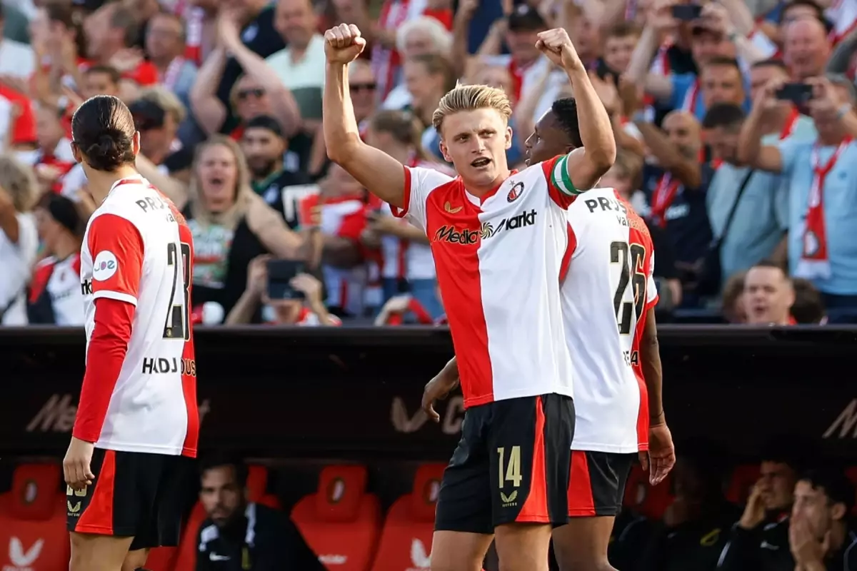 fenerbahce-nin-rakibi-feyenoord-ligde-hata-yapmadi-18931915_5942_amp.jpg