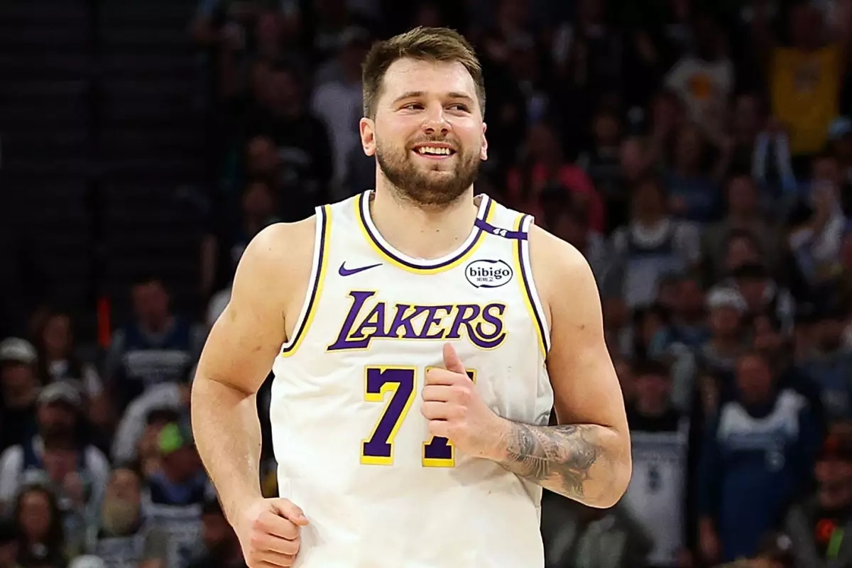 luka-doncic-ten-dev-imza-3-yilda-165-milyon-18910462_1618_amp.jpg