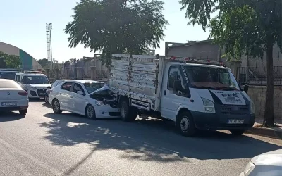 Batman’da Otomobil Kamyonete Çarptı: 1 Kişi Yaralandı