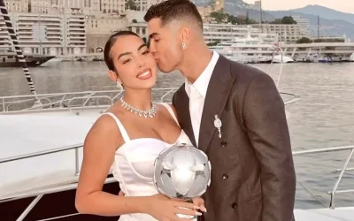 Ronaldo, 2 çocuğun annesine 9 yıl sonra evlilik teklifi yaptı