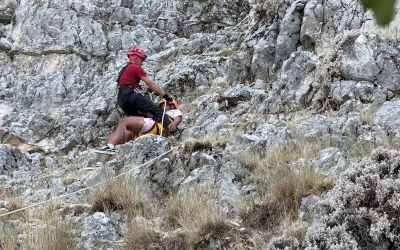 Yamaç Paraşütü Kaza: Pilot ve Yolcu Yaralandı
