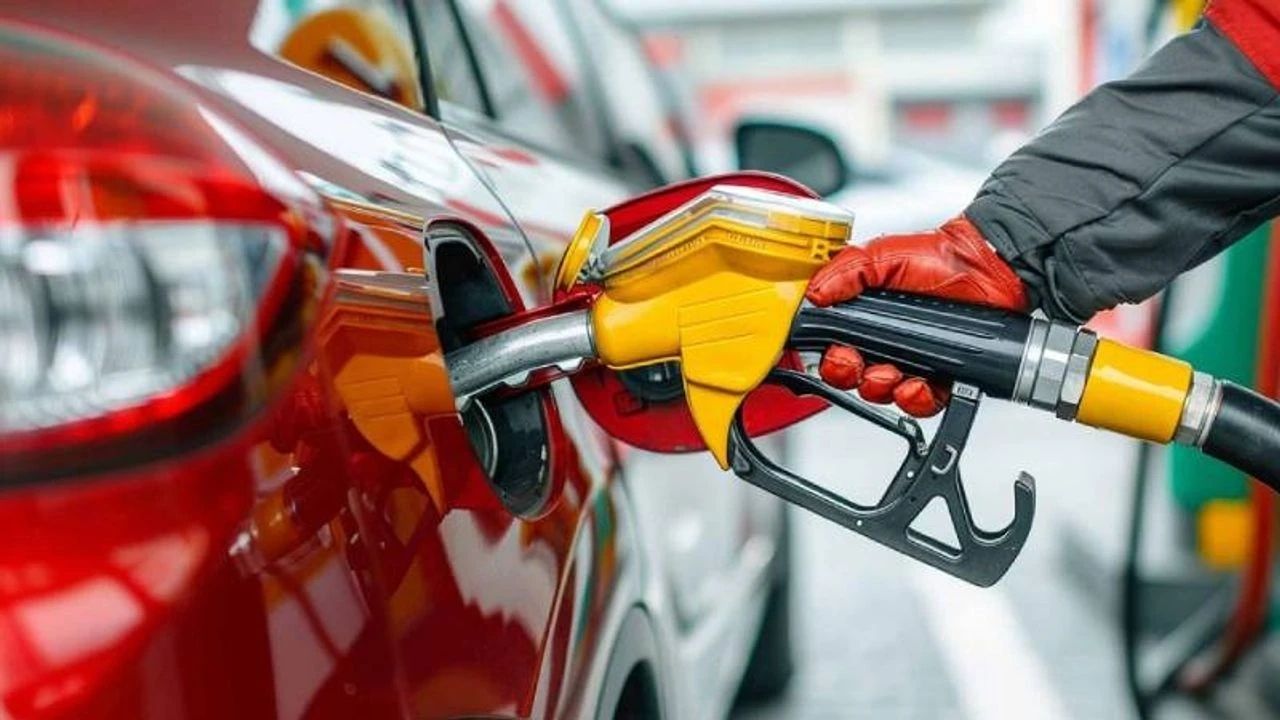 Benzine Yeni Zam Kapıda Araç Sahipleri Dikkat!