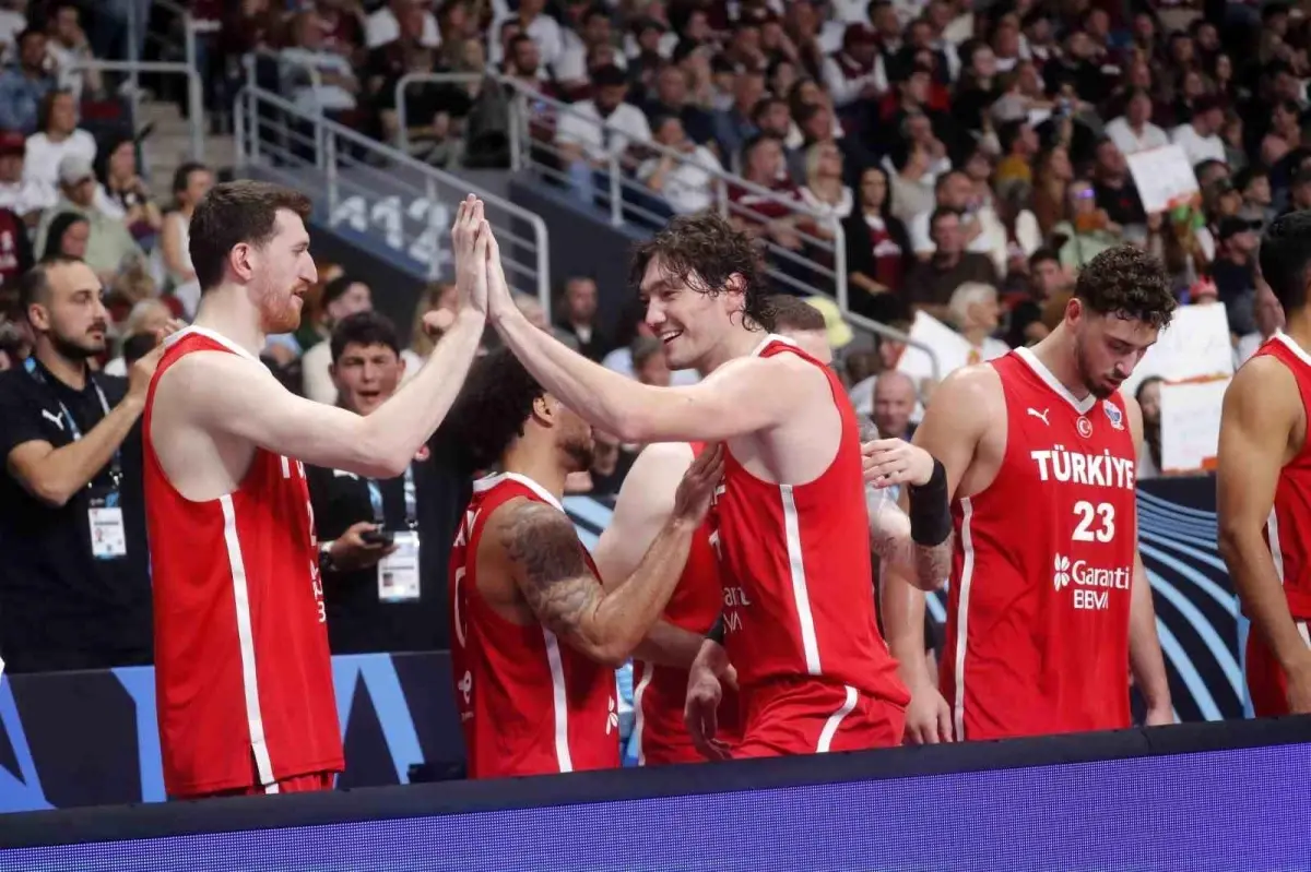 a-milli-erkek-basketbol-takimi-son-16-turunda-19015580_amp.jpg