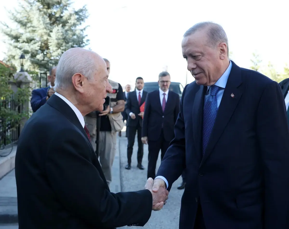 cumhurbaskani-erdogan-bahceli-ile-bir-araya-g-19014302_amp.jpg