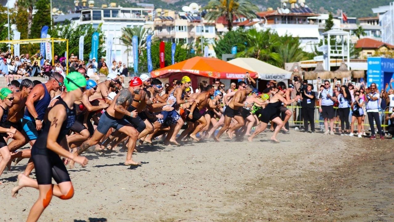 Alanya'da Triatlon Heyecanı Sürüyor