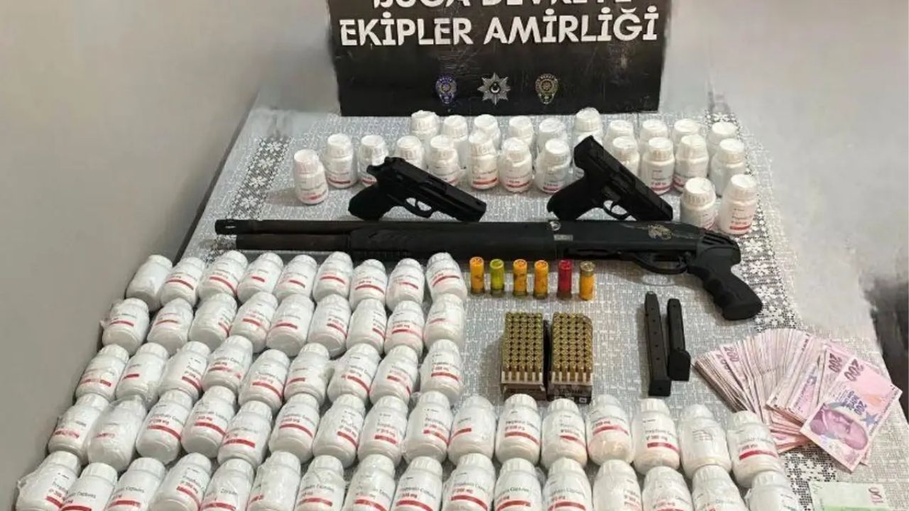 İzmir'de Uyuşturucu Operasyonu 5.264 Hap Yakalandı