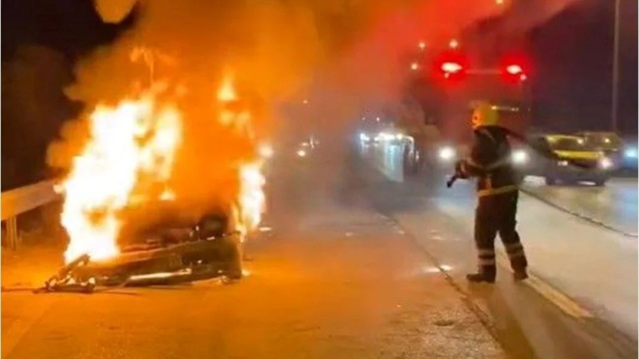Üsküdar TEM'de Otomobil Alev Aldı