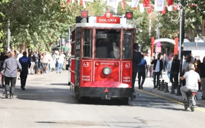 Divanyolu’nda Nostaljik Tramvay Yeniden Hizmette