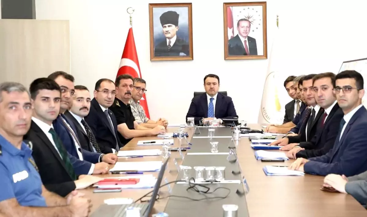 kutahya-da-guvenlik-toplantisi-yapildi-19152847_amp.jpg